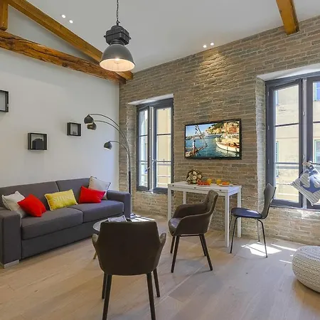 דירה My Casa - 4 Place Massena - Duplex *